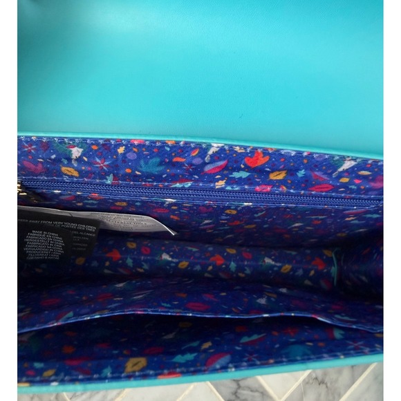 Disney Loungefly Pocahontas Crossbody Just Around The River Bend NWT - Picture 5 of 10